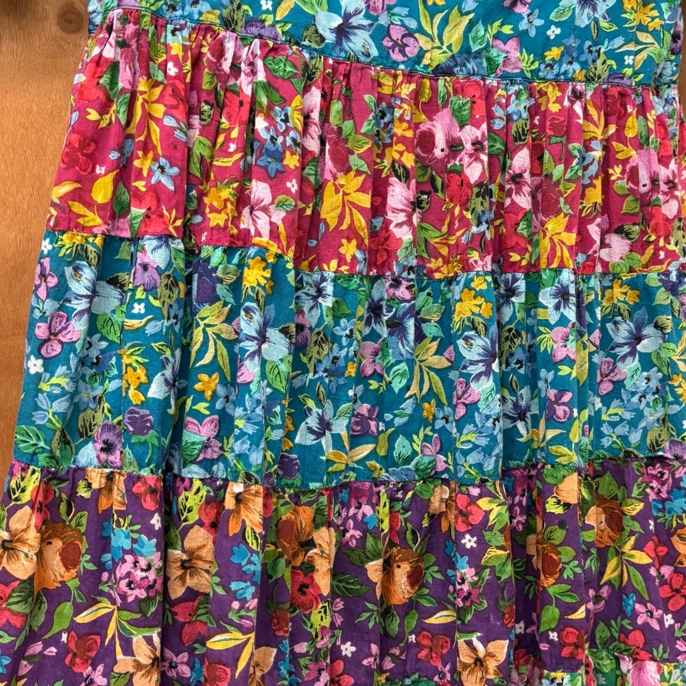 Colorful, tiered floral comfort wear dress. La Cera size medium - Picture 4 of 10
